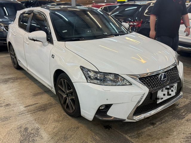 LEXUS凌志 CT200H  第2張相片