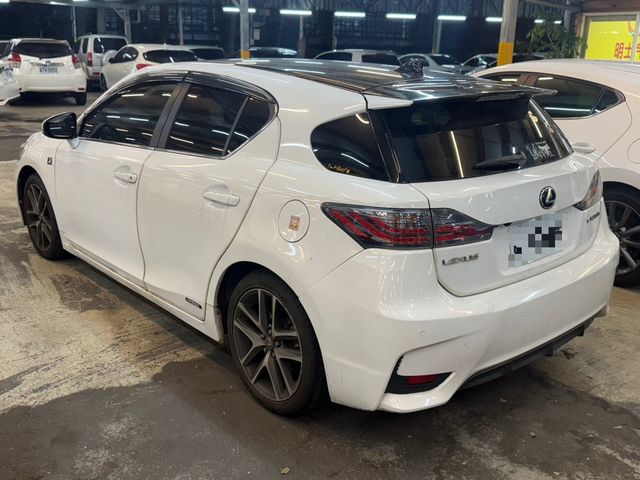 LEXUS凌志 CT200H  第3張相片
