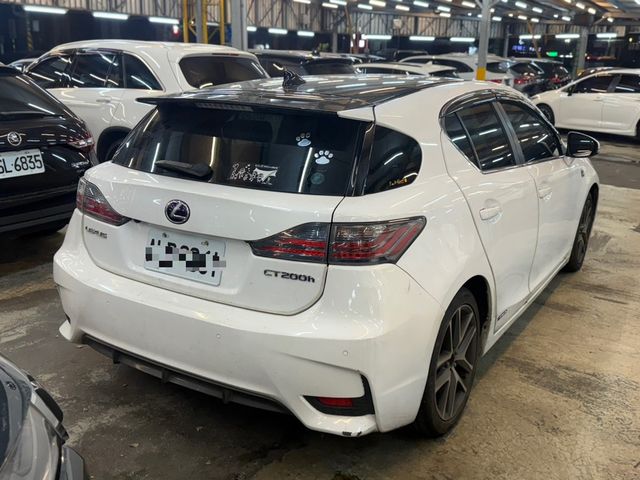 LEXUS凌志 CT200H  第4張相片