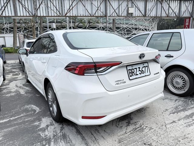 TOYOTA豐田 ALTIS  第4張相片
