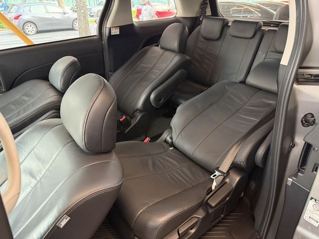 TOYOTA豐田 PREVIA  第6張相片