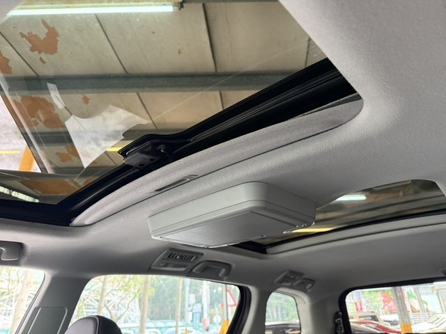 TOYOTA豐田 PREVIA  第7張相片