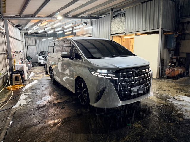 TOYOTA豐田 ALPHARD  第2張相片