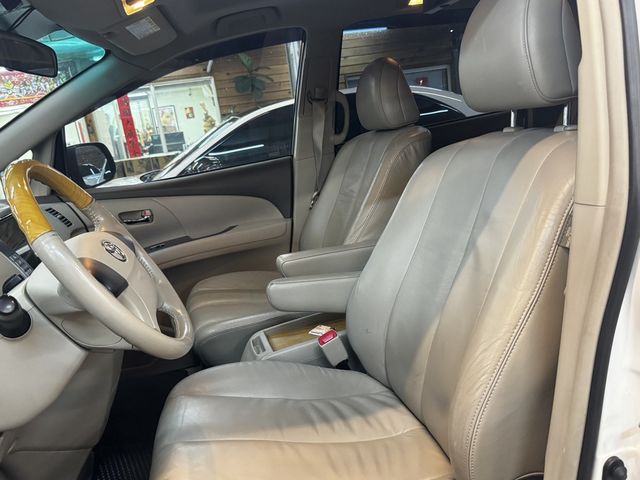 TOYOTA豐田 PREVIA  第5張相片