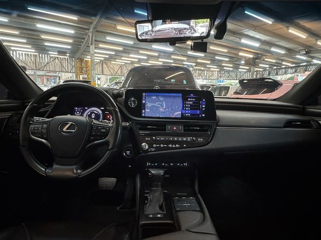 LEXUS凌志 ES300H  第5張相片