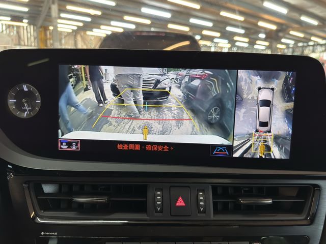 LEXUS凌志 ES300H  第6張相片