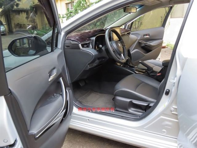 TOYOTA豐田 ALTIS  第5張相片