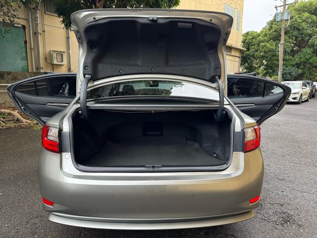 LEXUS凌志 ES200  第7張相片