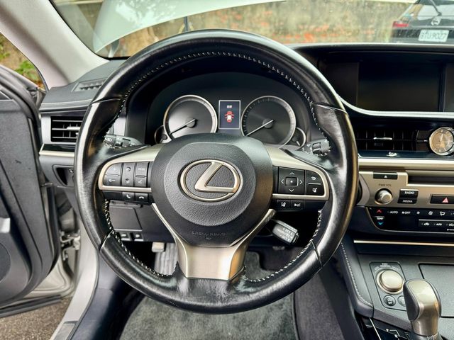 LEXUS凌志 ES200  第13張相片