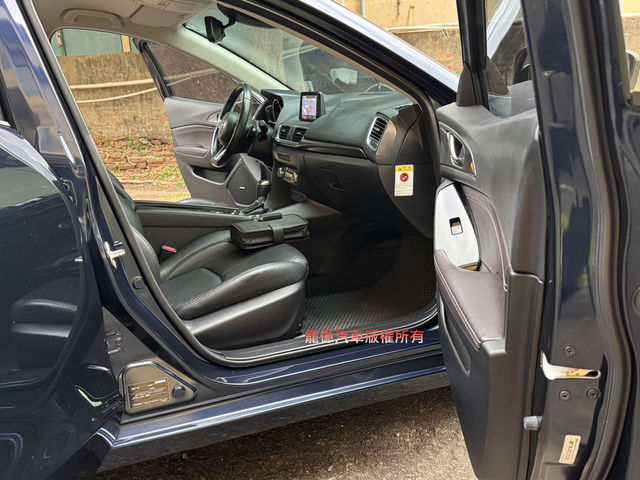 MAZDA馬自達 MAZDA 3  第9張相片