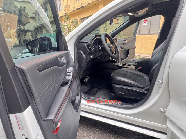FORD福特 KUGA  第9張相片