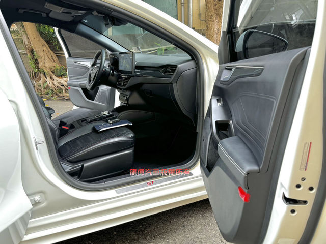 FORD福特 FOCUS  第17張相片