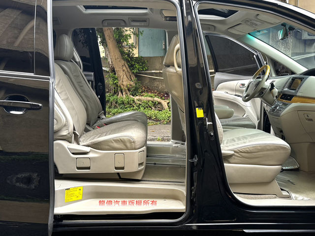TOYOTA豐田 PREVIA  第8張相片