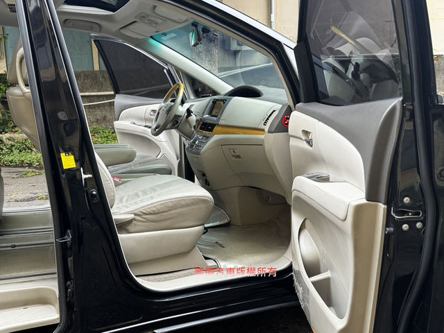 TOYOTA豐田 PREVIA  第9張相片