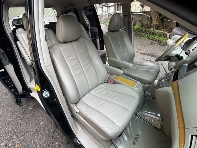 TOYOTA豐田 PREVIA  第13張相片