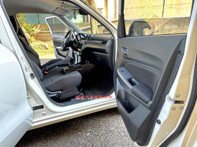 SUZUKI鈴木 SWIFT  第9張相片