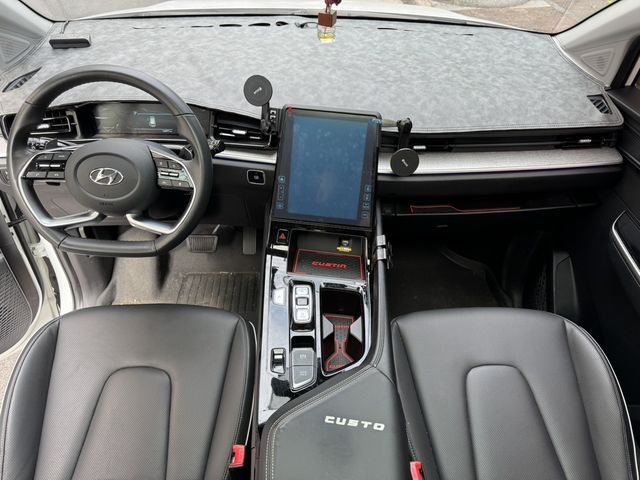 HYUNDAI現代 CUSTIN  第3張相片