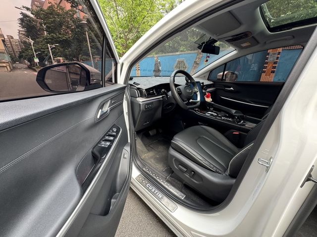 HYUNDAI現代 CUSTIN  第5張相片
