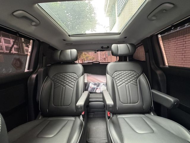 HYUNDAI現代 CUSTIN  第8張相片
