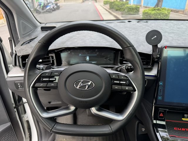HYUNDAI現代 CUSTIN  第10張相片