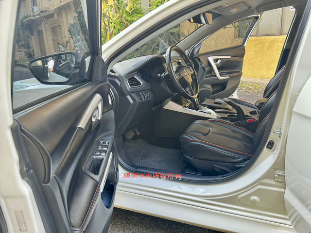 MITSUBISHI三菱 GRAND LANCER  第5張相片