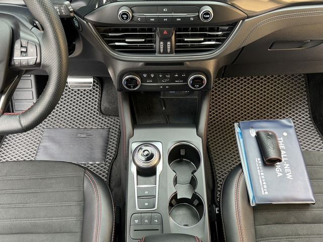 FORD福特 KUGA  第17張相片