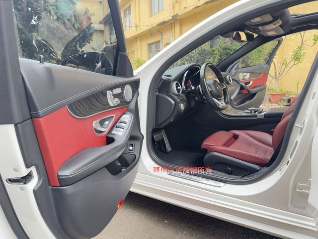 M-BENZ賓士 C300  第5張相片