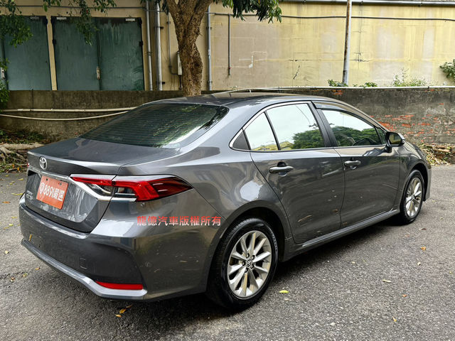 TOYOTA豐田 ALTIS  第2張相片