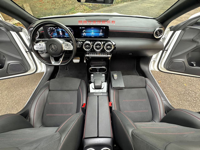 M-BENZ賓士 CLA200  第3張相片