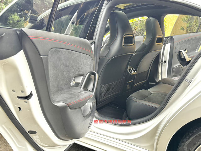 M-BENZ賓士 CLA200  第6張相片
