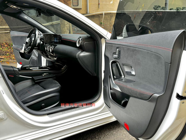 M-BENZ賓士 CLA200  第9張相片