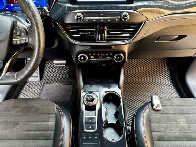 FORD福特 KUGA  第18張相片