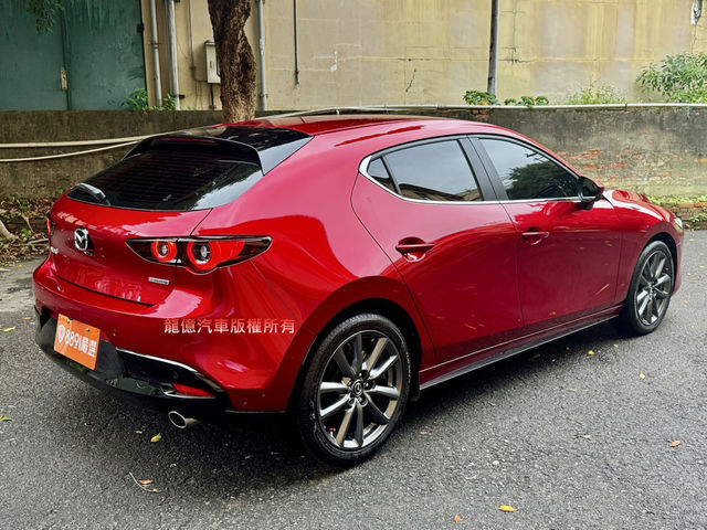 MAZDA馬自達 MAZDA 3  第2張相片