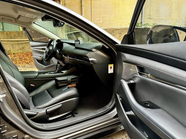 MAZDA馬自達 MAZDA 3  第9張相片