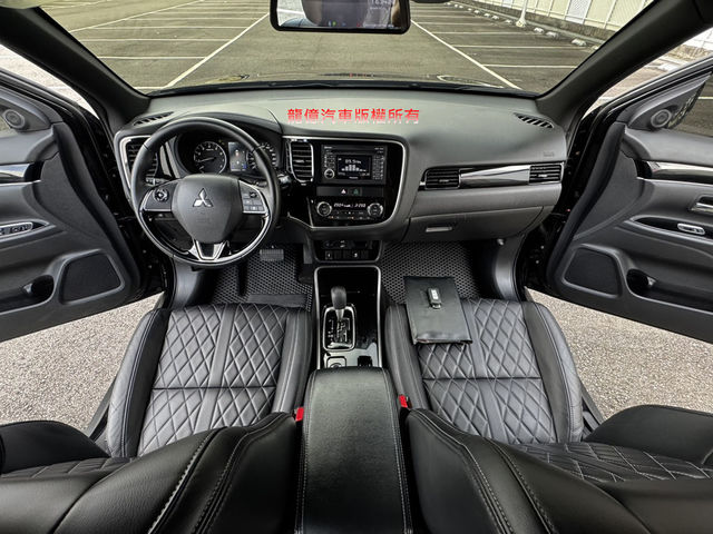 MITSUBISHI三菱 OUTLANDER  第3張相片