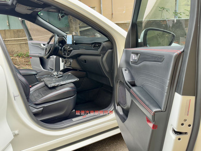 FORD福特 KUGA  第8張相片