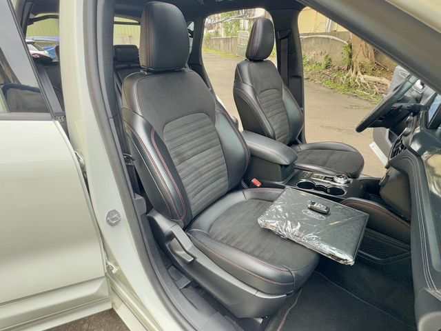 FORD福特 KUGA  第12張相片