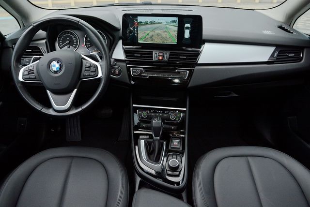 BMW寶馬 218D  第11張相片