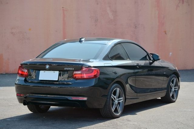 BMW寶馬 220I  第2張相片