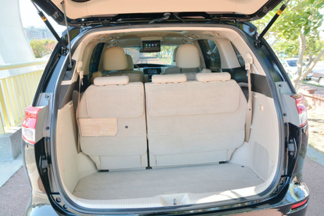 TOYOTA豐田 PREVIA  第16張相片
