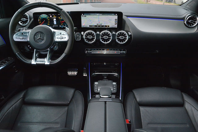 M-BENZ賓士 GLA45 AMG  第16張相片