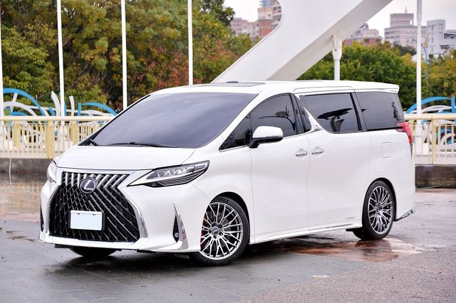 LEXUS凌志 LM300H  第1張相片