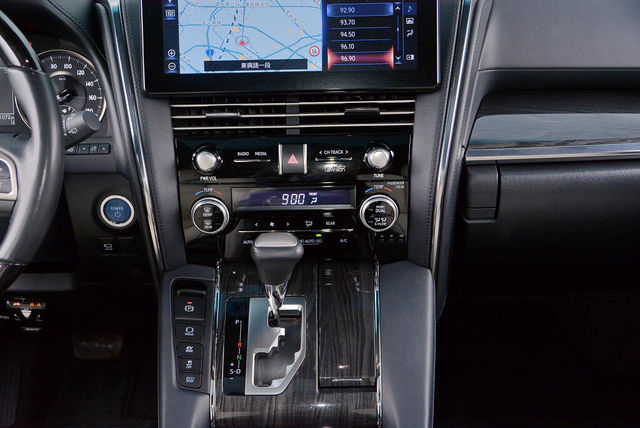 LEXUS凌志 LM300H  第15張相片