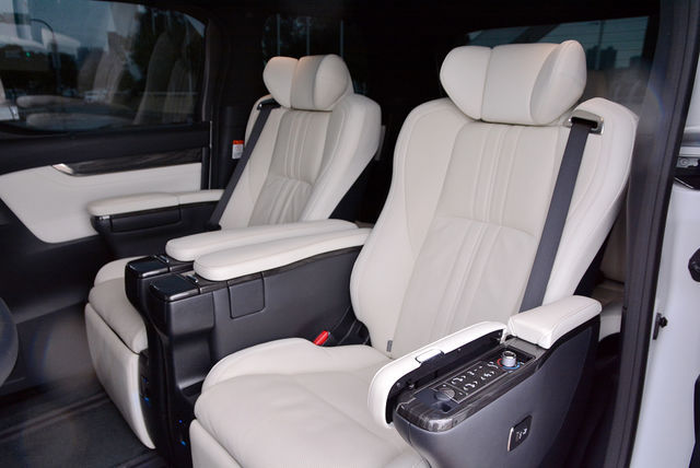 LEXUS凌志 LM300H  第18張相片