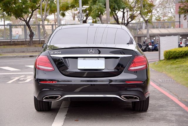 M-BENZ賓士 E300  第4張相片