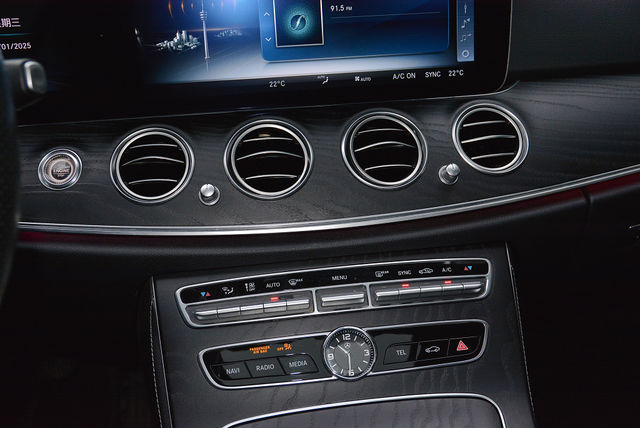 M-BENZ賓士 E300  第15張相片