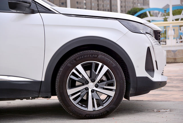 PEUGEOT寶獅 5008  第5張相片