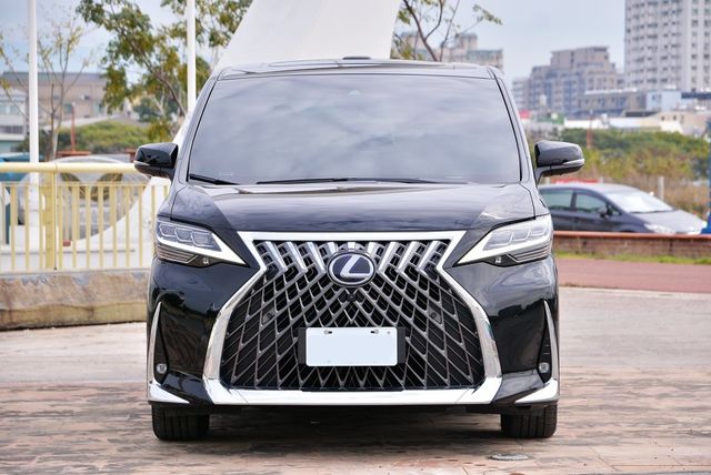 LEXUS凌志 LM300H  第3張相片