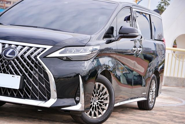 LEXUS凌志 LM300H  第6張相片