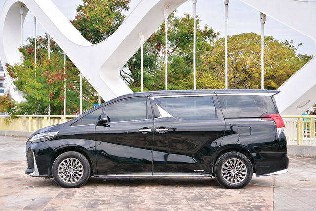 LEXUS凌志 LM300H  第8張相片